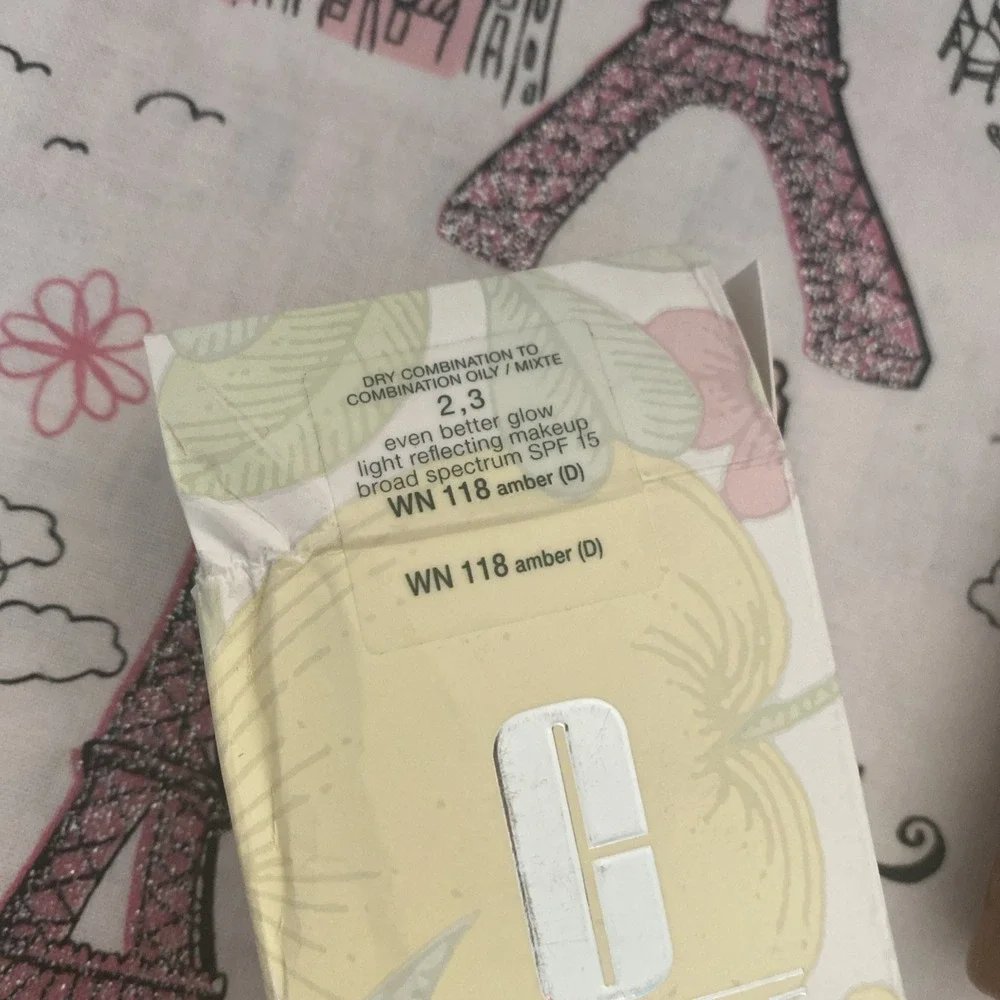 Clinique Even Better Glow Spf 15  WM 118 Amber 1oz/30ml Discontinued